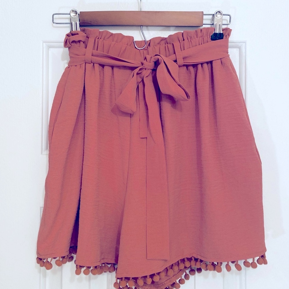 Jodifl Gathered waist Pockets Dusty Rose Removable Tie Belt Pom Detail Shorts M
